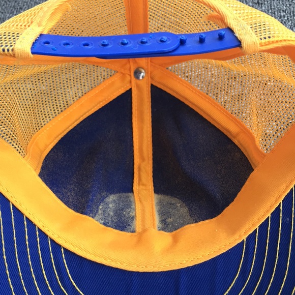 Vintage Manitoba trucker hat - Picture 4 of 4